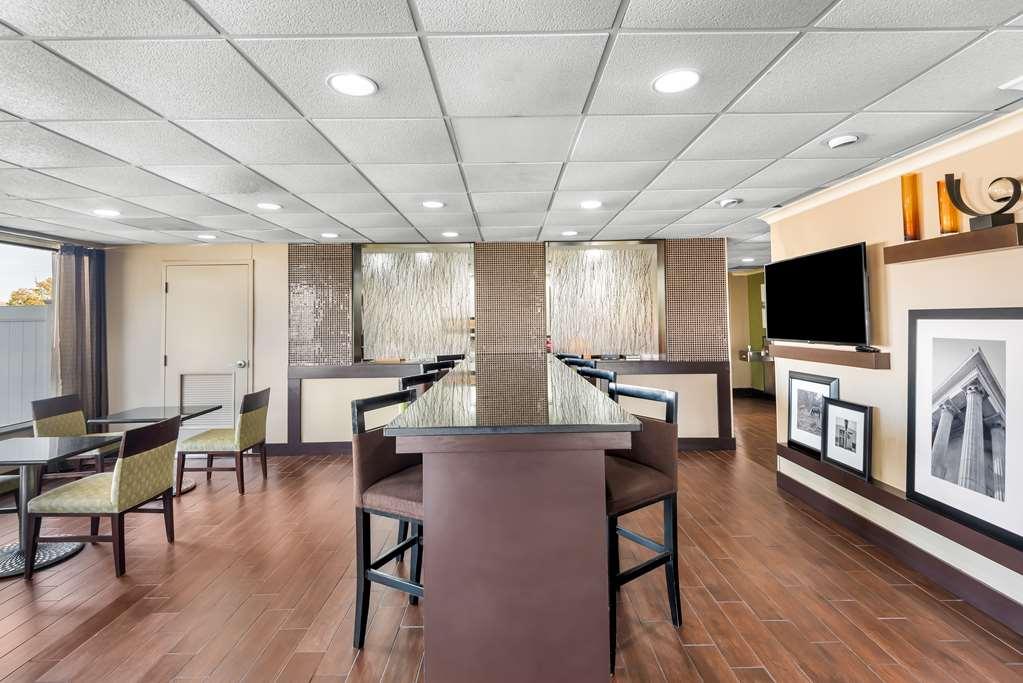 Hampton Northeast/castleton 3* Indianapolis