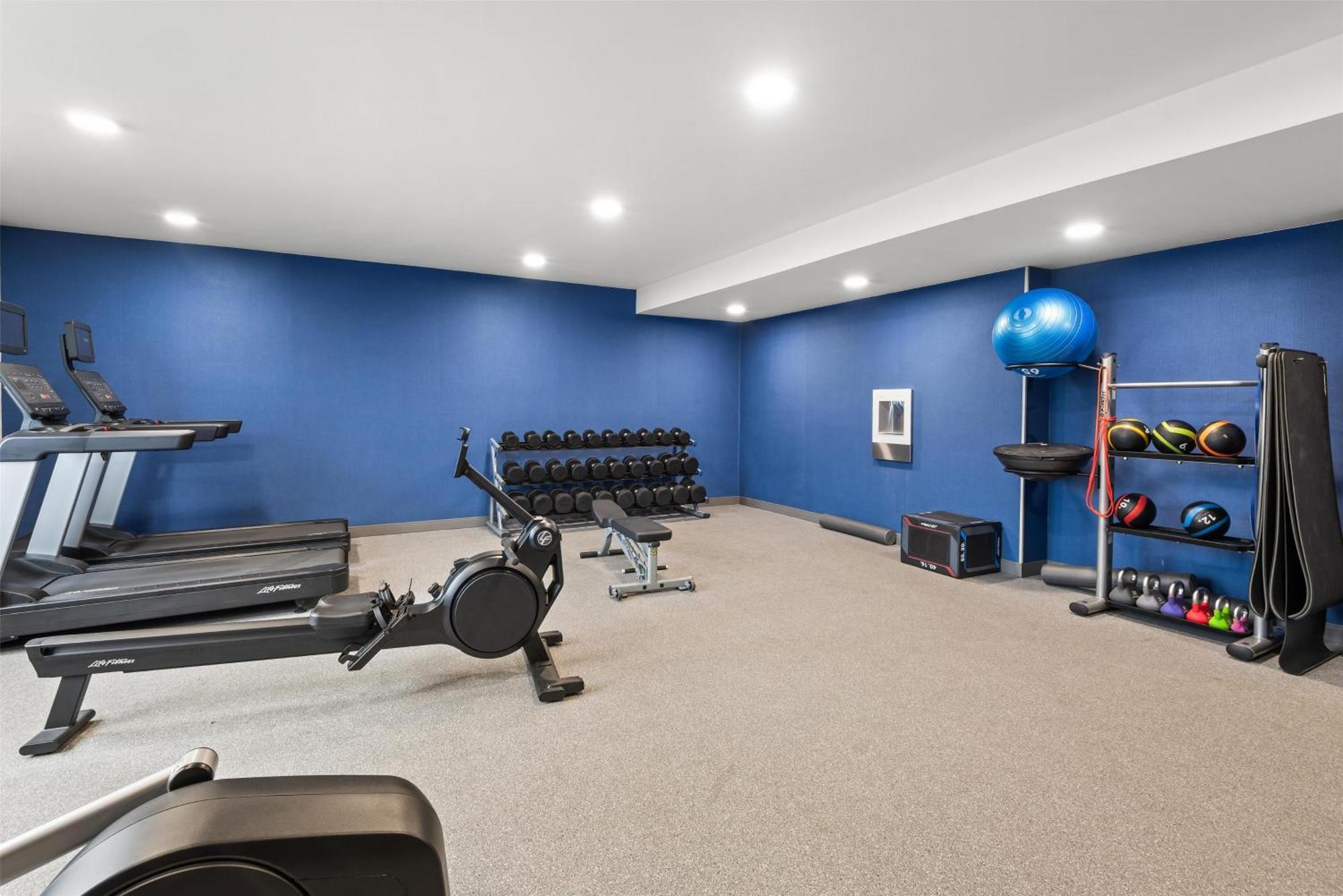 Hampton Northeast/castleton Hotel 3*