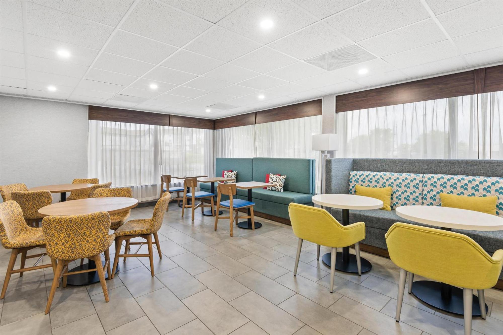 Hotel Hampton Northeast/castleton 3*